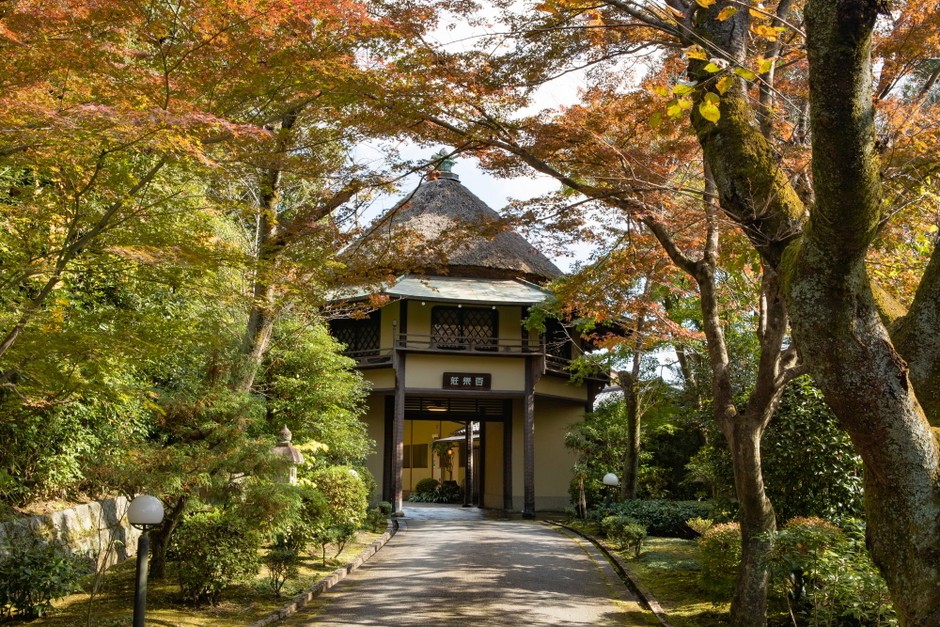 百楽荘「長寿門」