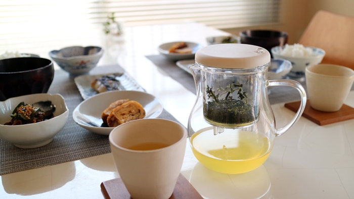 朝の食卓で