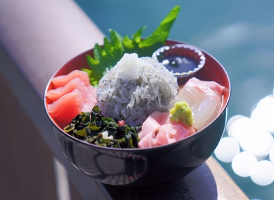 淡路島タコステの生しらす丼 税込1,100円