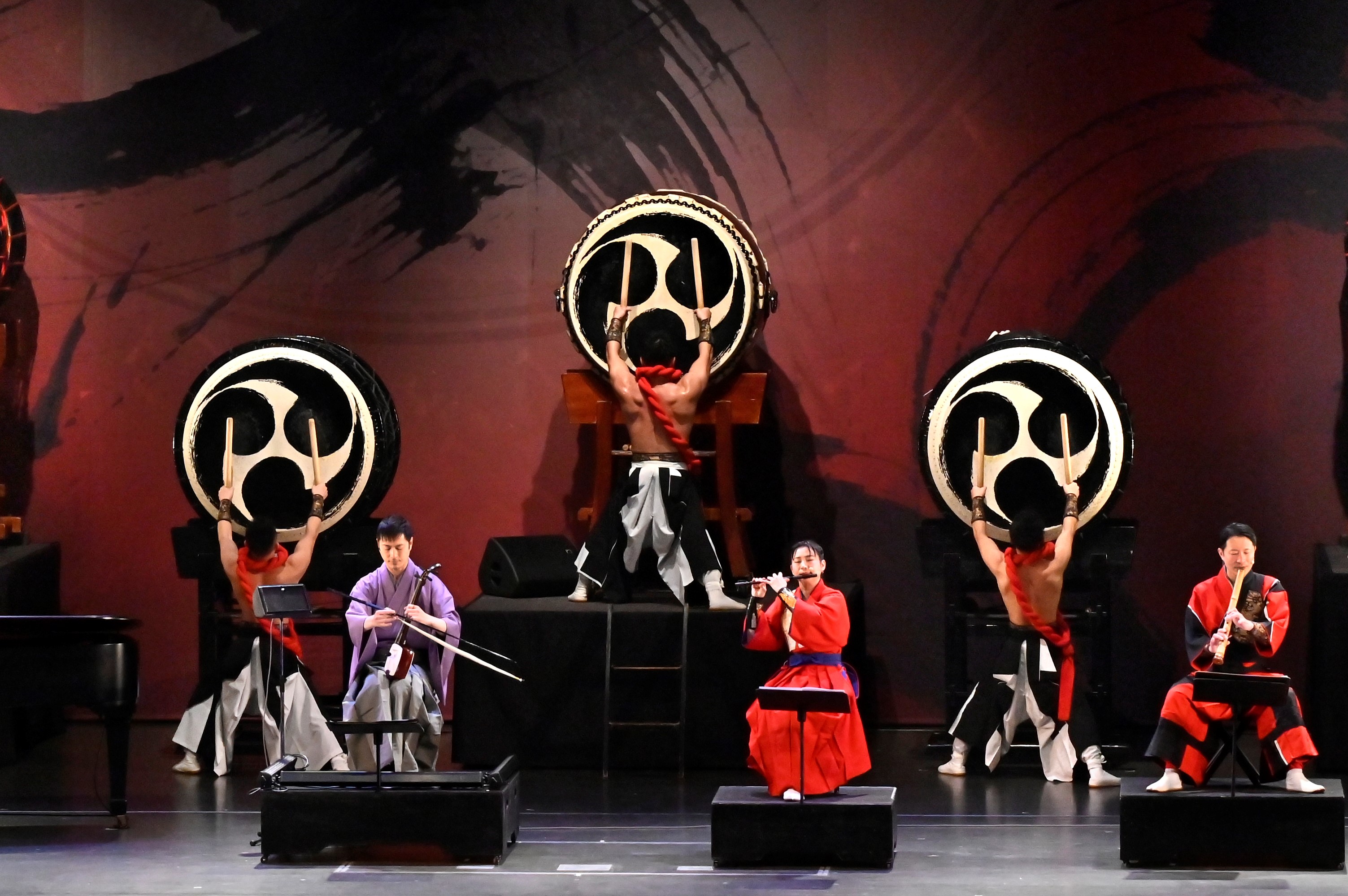 舞太鼓あすか組公演 40カ国74名の大使・大使館関係者が鑑賞 | 一般財団