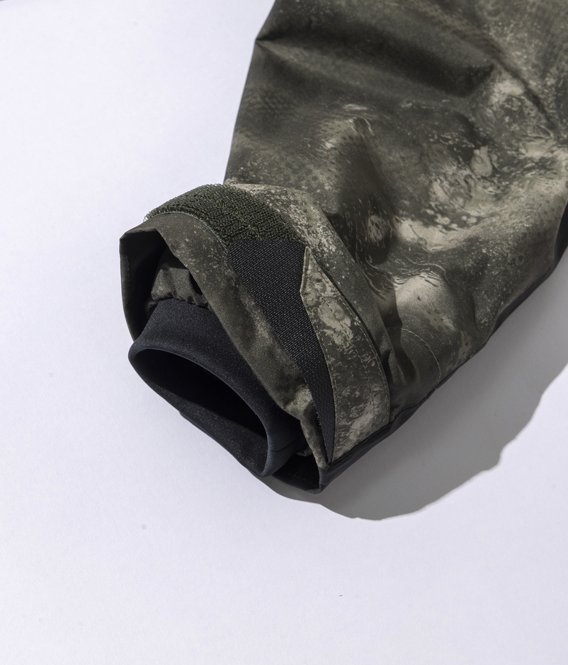 防水性・透湿性・柔らかさを備えたメッシュ裏地の二重構造