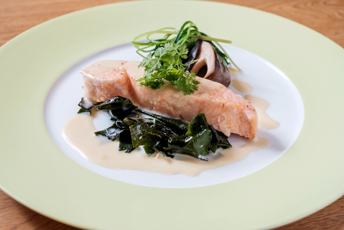 きくらげと原木椎茸のアヒージョ おかひじきを添えて(ゆと森倶楽部ディナー提供)