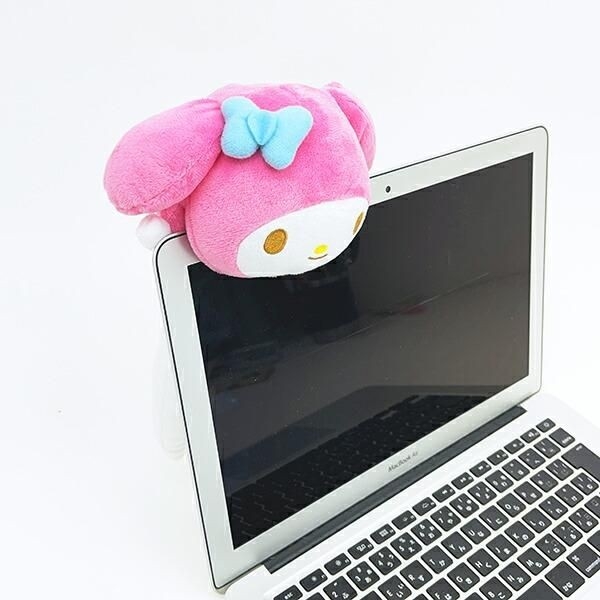 ギュッと抱きついてくるサンリオのちょこんぬいぐるみ