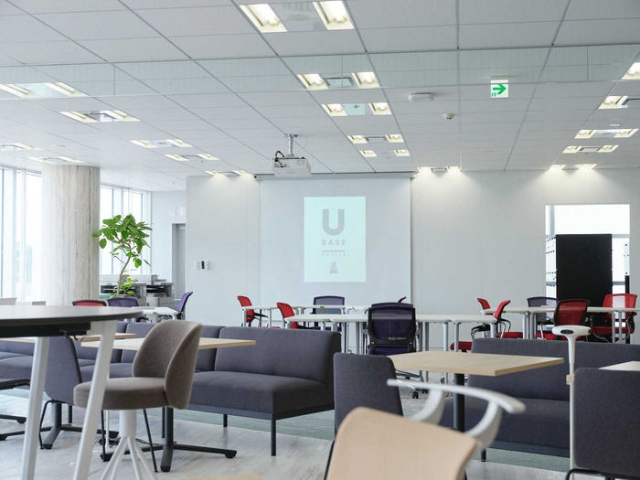 U BASE CASTLE フリーアドレス