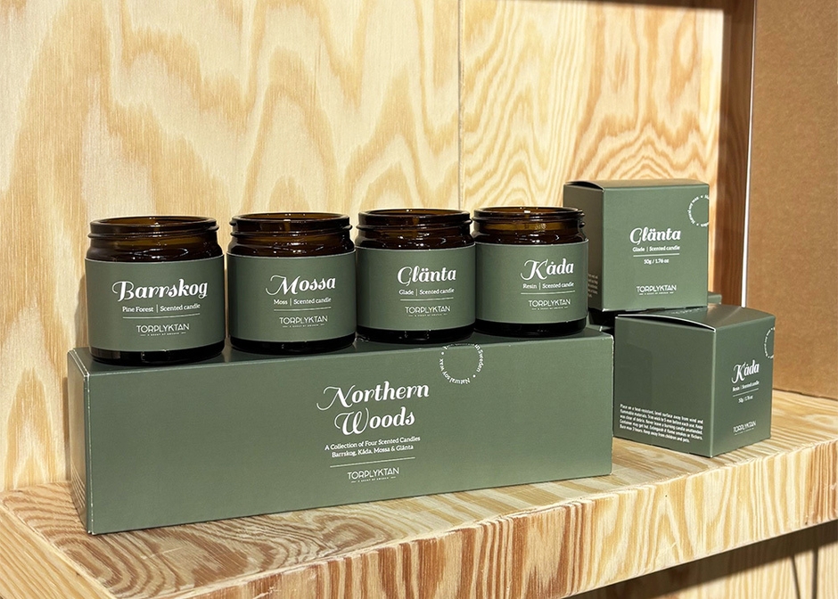 100％再生ガラス 、FSC認証工場による再生紙を使用