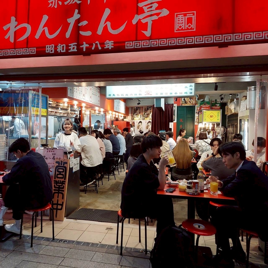 活気溢れる赤坂本店の様子