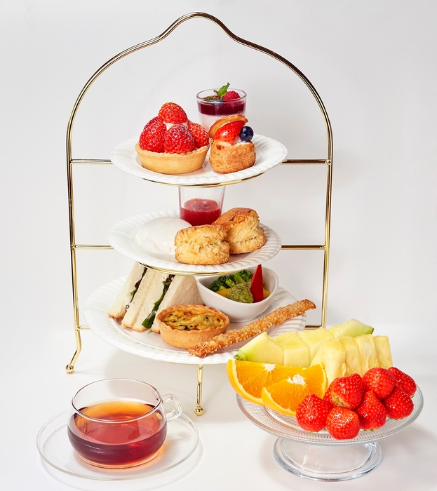 旬のフルーツのアフタヌーンティーセット (ドリンクつき)