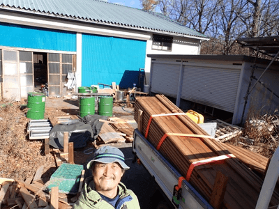 蔵王工場前にて 2