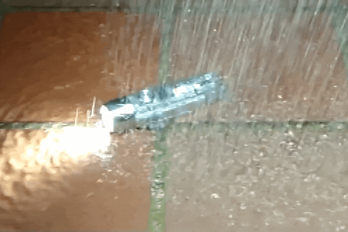 フル防水性能。IP66をクリアしているので急な雨でも安心して使用可能。