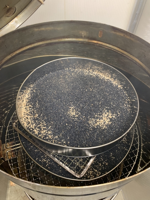 2時間かけて、桜チップでじっくり燻製