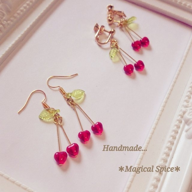 さくらんぼピアス