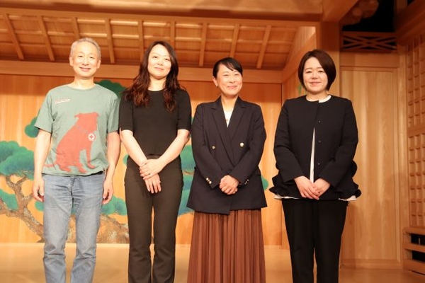 登壇した講師の皆さん。（左から）江藤教授、趙准教授、古本教授、佐伯准教授