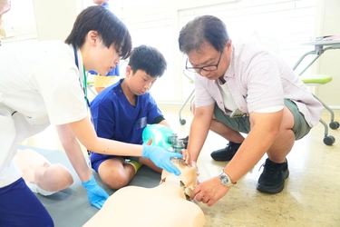 「ミライの救命ヒーロー」が誕生！親子で学ぶ医療体験イベント「発見！いのちのサイエンス・ラボ」を初開催（森ノ宮医療大学）