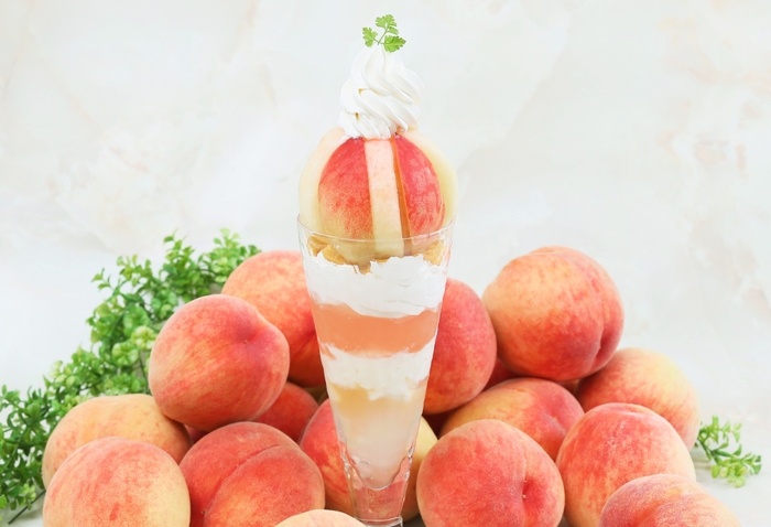 まるごと!フレッシュ国産白桃パフェDXメイン画像