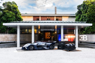 会場エントランスに展示されたBUGATTI BOLIDE