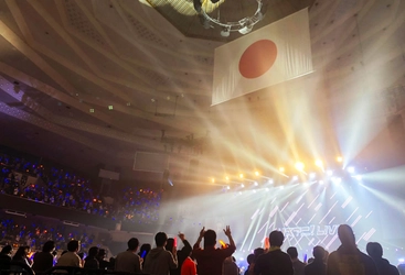 リスアニ！が日本武道館に帰ってきた！ 「リアル」と「オンライン」で全国のオーディエンスを熱狂させた “リスアニ！LIVE 2021”のレポートを公開！