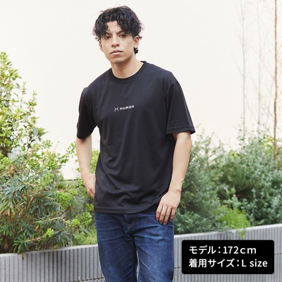 HURON+を着る男性