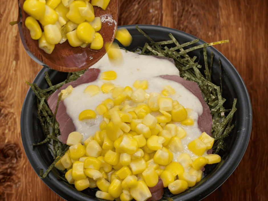 たっぷりとろろからのとうもろこしかけ放題のまぐろ飯