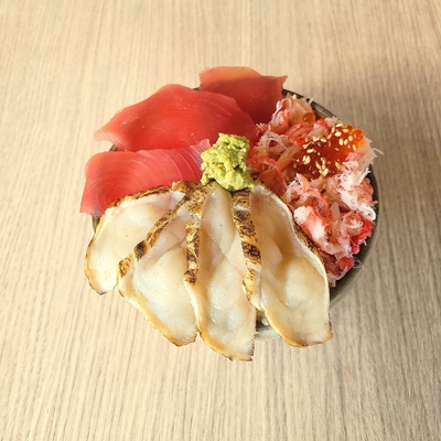 ふぐかに鮪丼