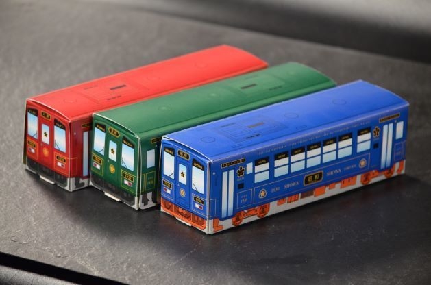 若桜鉄道車両の紙箱パッケージ