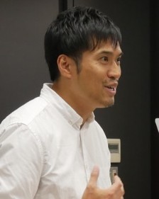 西辻氏