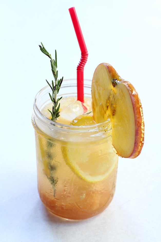 アップルプレスソーダ 682円 税別