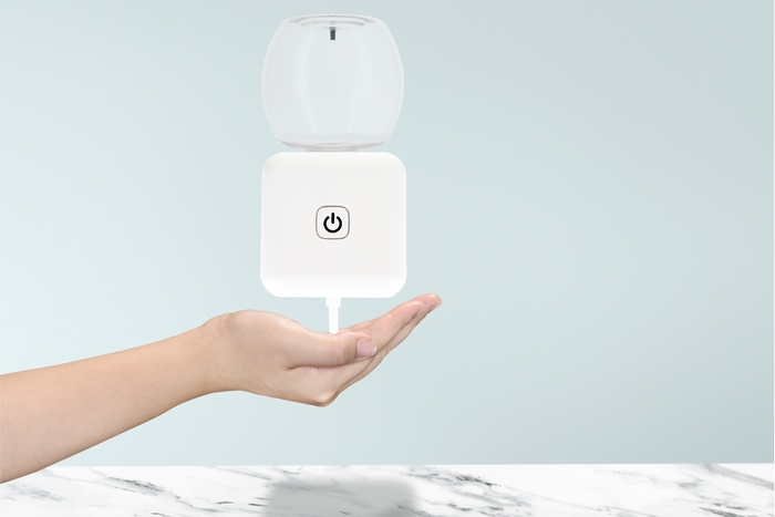 手をかざすだけ