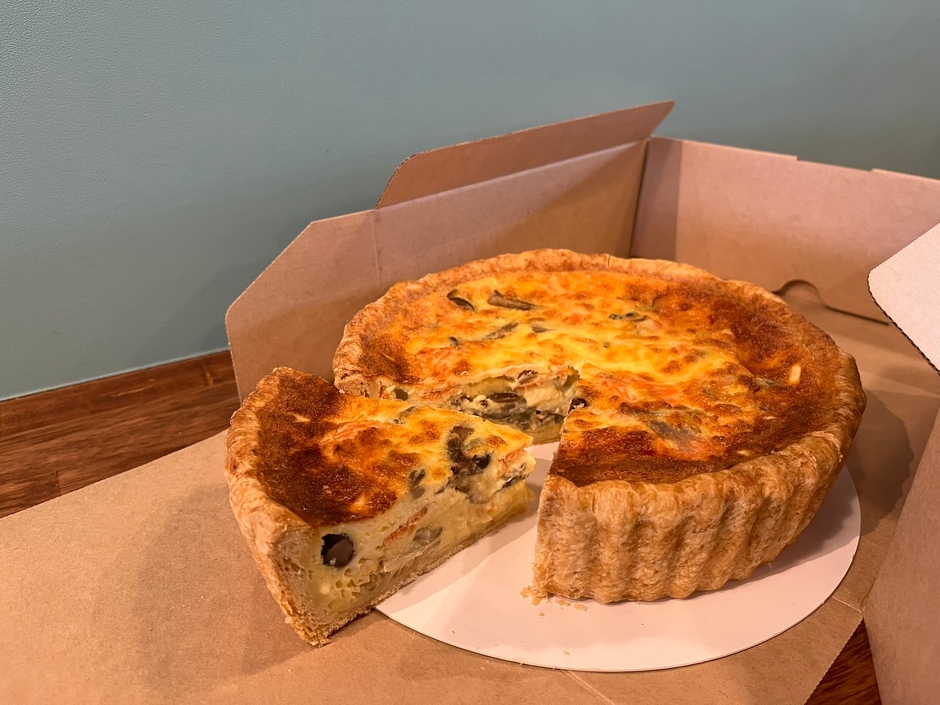 ホールキッシュ販売も受付