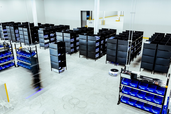 AI物流ロボット 稼働倉庫