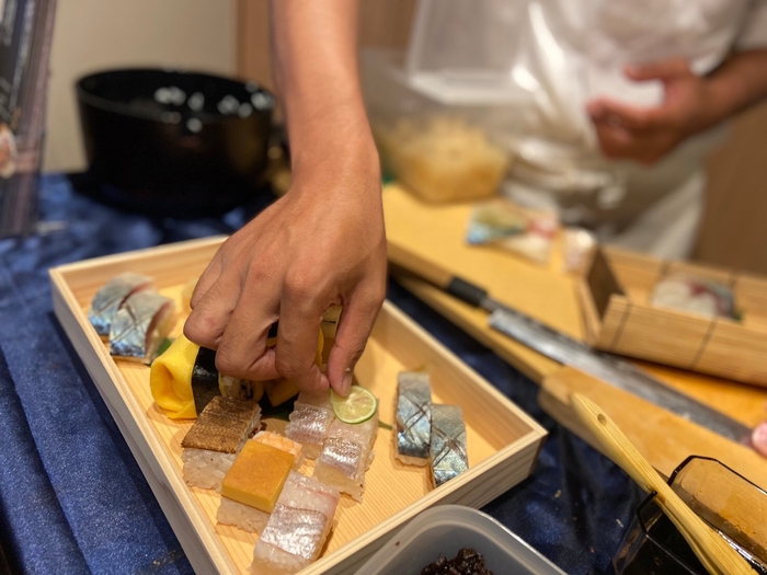 熟練のすし職人がご滞在の宿泊施設まで出張!