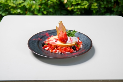 いちごさんとマスカルポーネムースのロールケーキ