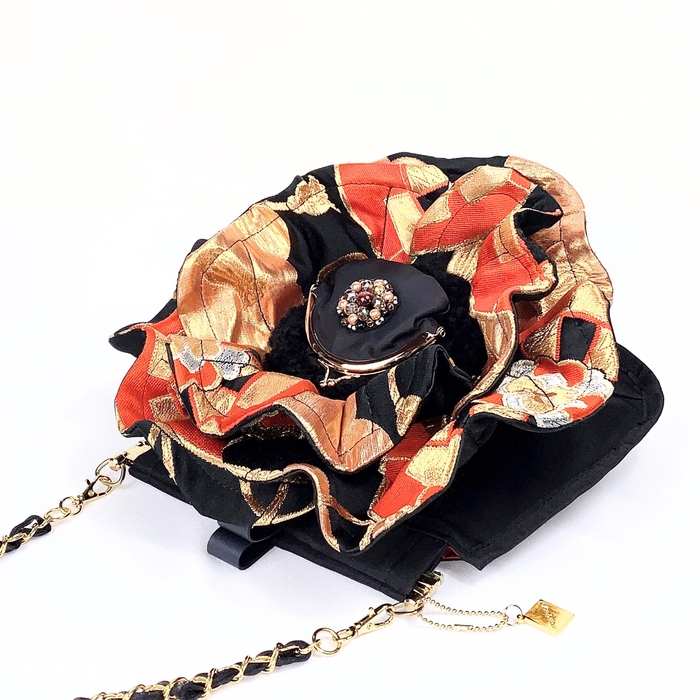 ヴィンテージ帯がエシカルなフラワーバッグに