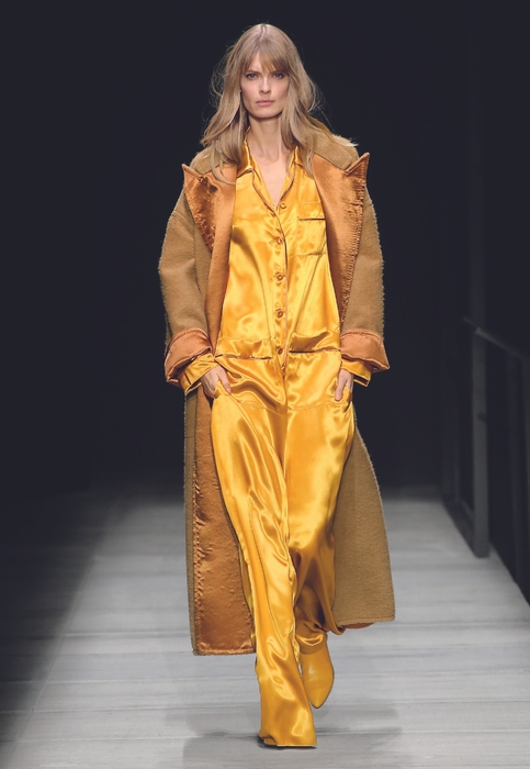 ボッテガ・ヴェネタ FW18コレクションLook01