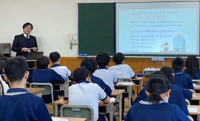 令和7年（2025年）高学年向け「お薬教室」の様子