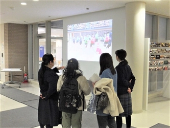 麹町学園女子が教員や在校生と一緒に学校をめぐる 「春の学校見学会」を3月下旬に開催