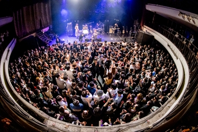 a flood of circle