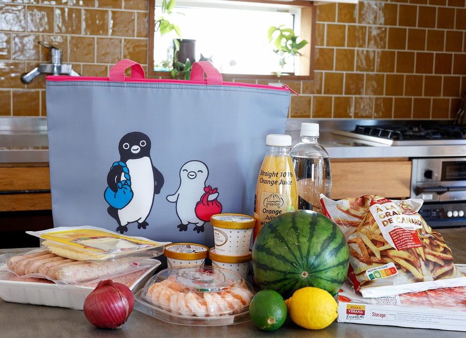 使用イメージ：SuicaのペンギンのBig保冷トートバッグ〈ピンクグレー〉