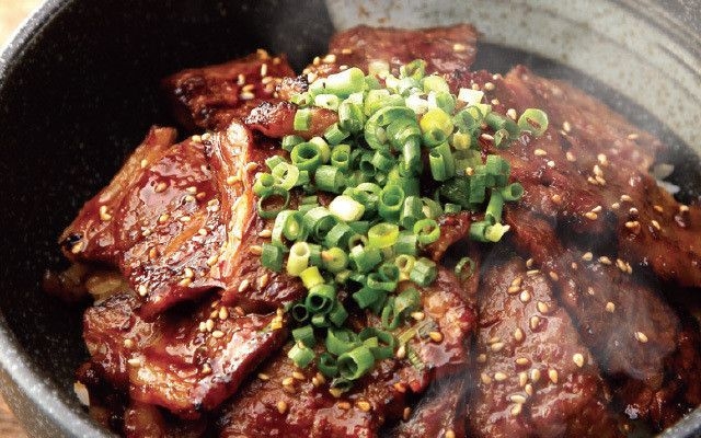 牛肉　中落ちカルビ丼