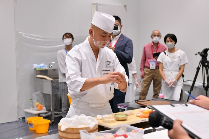 Creative Sushi Contestで優勝したLee Sungyong選手