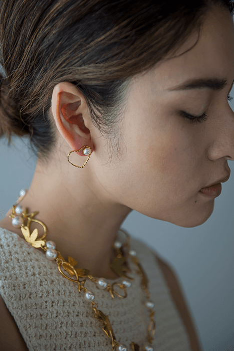 パール×ハートピアス¥18,000 ヴォヤージュネックレス¥58,800