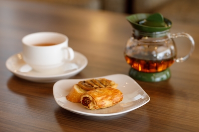 オリジナル焼き立てパンや紅茶、ほの香コーヒーでほっとひと息。