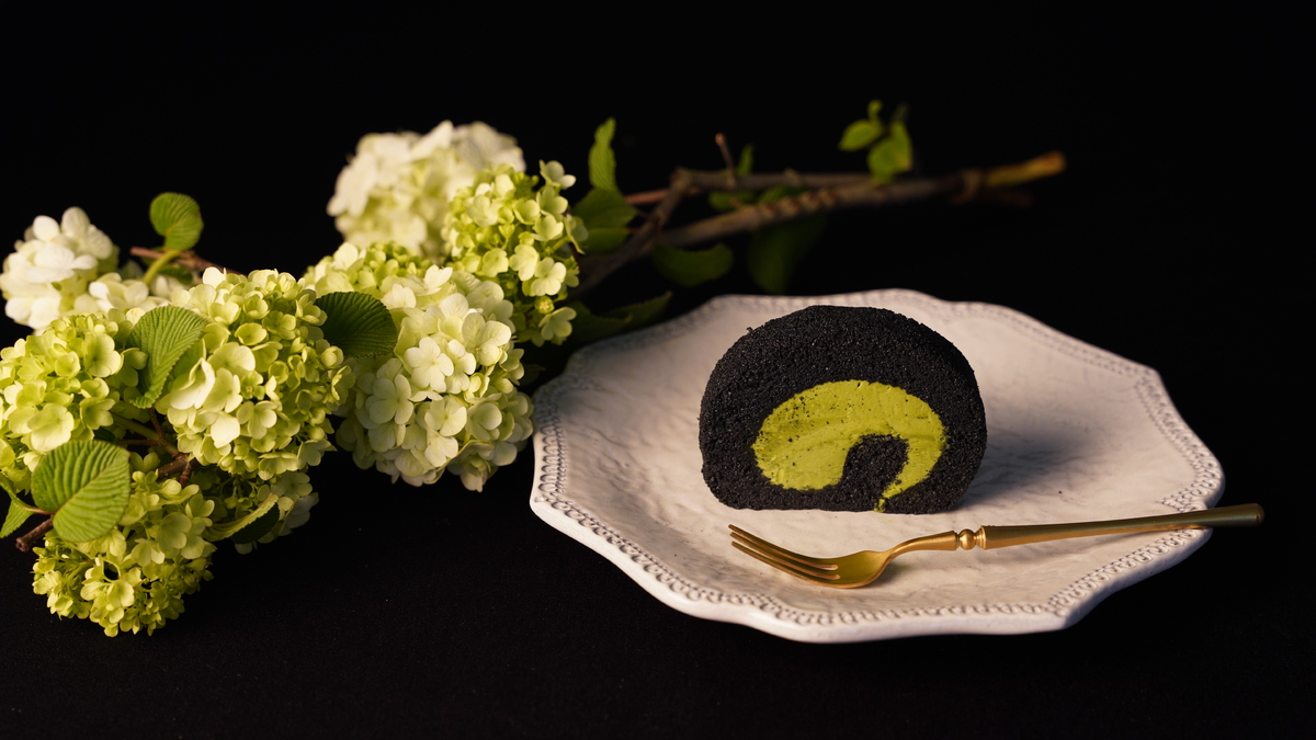 今年の新茶スイーツをいち早くお届け。『旨味茶ロール』