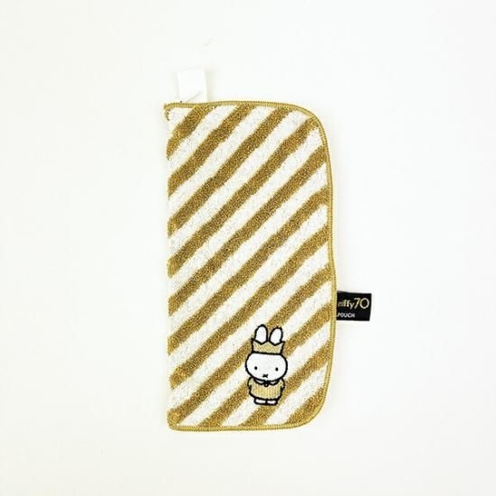 タオル生地でできているミッフィーのどっとポーチ