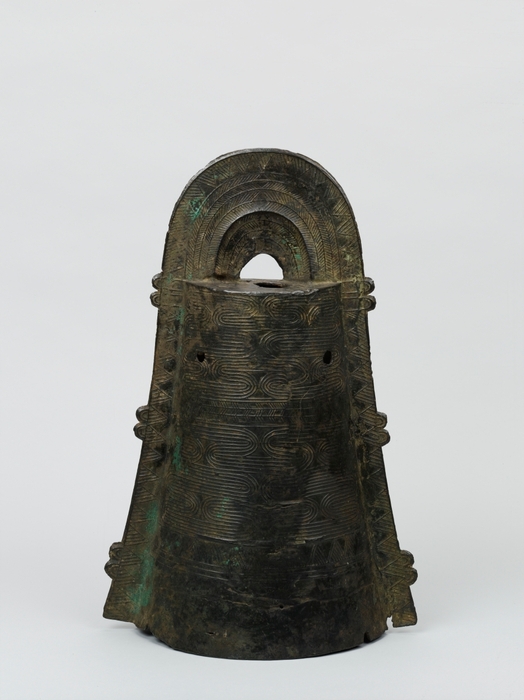 重要文化財 外縁付鈕2式銅鐸 弥生時代(中期)・前2~前1世紀 兵庫県豊岡市気比字溝谷出土 青銅製 東京国立博物館蔵(※貸与予定作品)