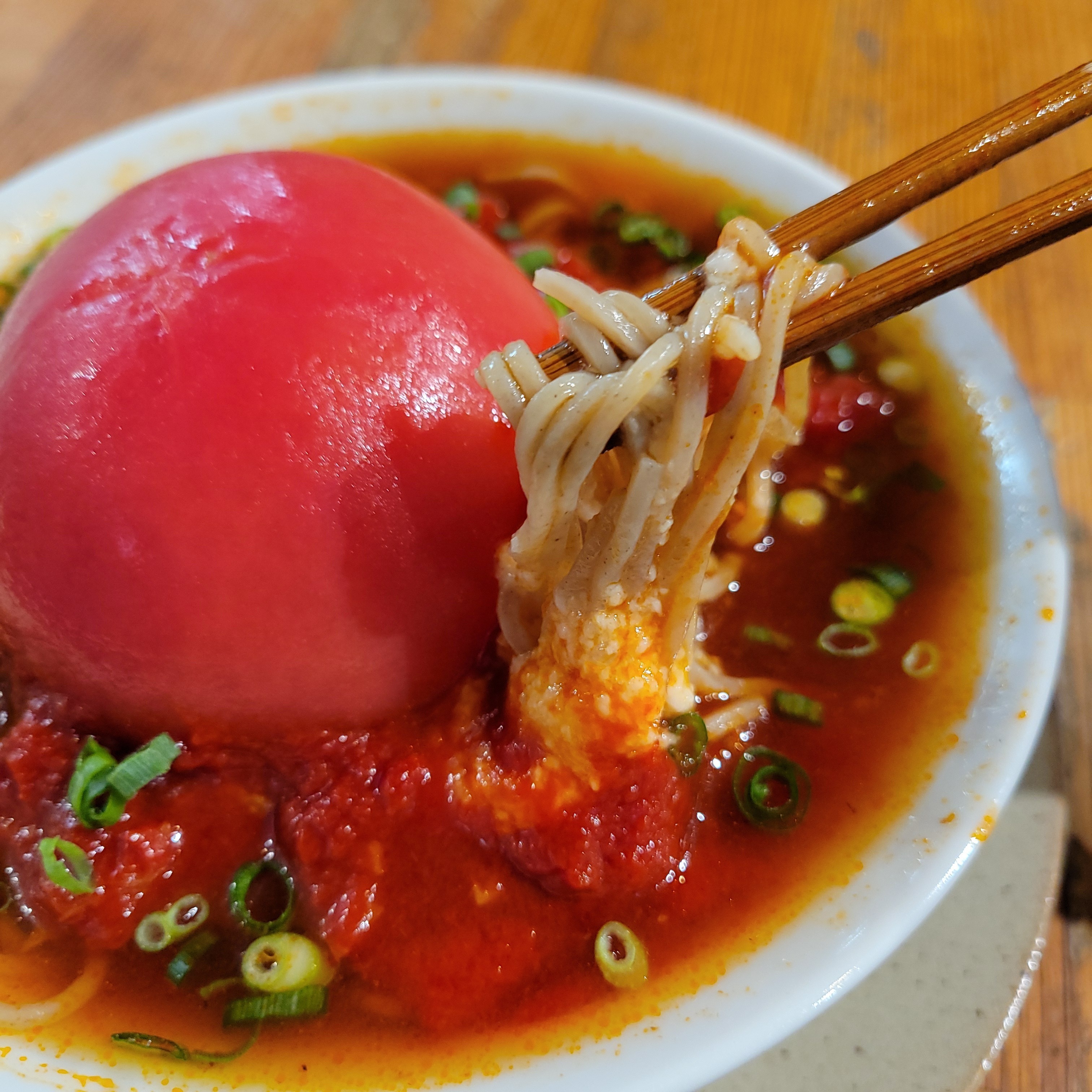 弾ける新鮮さ！初夏の味わい「トマト」が主役の 山口さん家の足柄