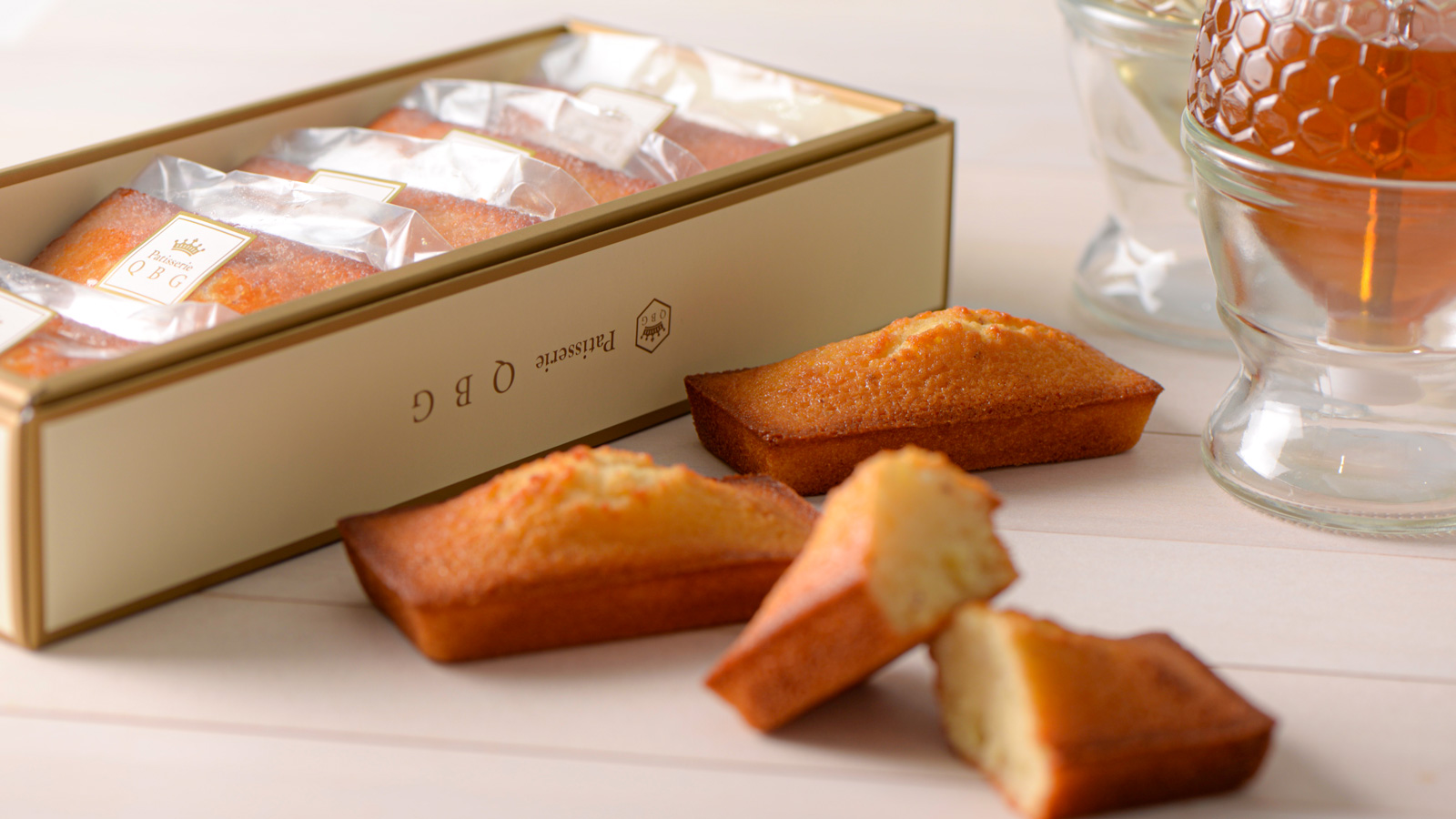 累計100万個突破のロングセラー商品「はちみつフィナンシェ」がニューアルリ！ひまわりの花のはちみつでバターやアーモンドの風味がさらに引き立つ【パティスリーQBG】