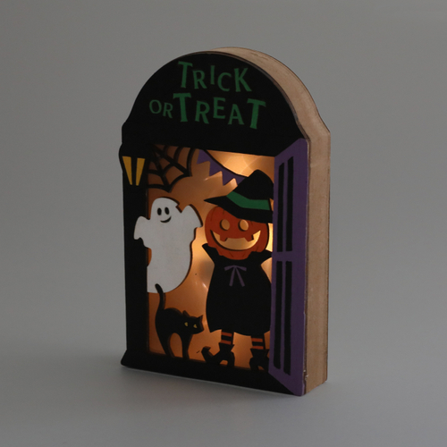 「ウッド LEDデコ Halloween Door」点灯イメージ