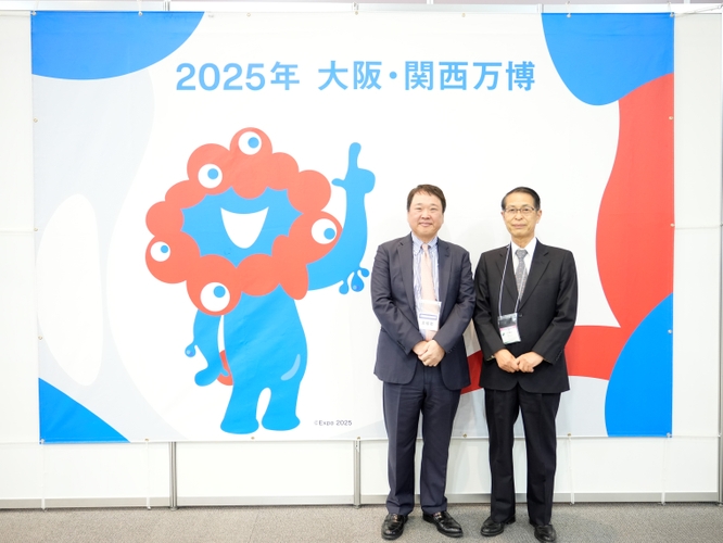 大阪パビリオン総合プロデューサー森下竜一氏と荻原名誉学長