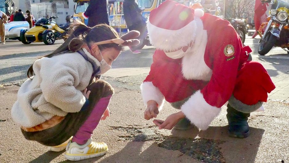 最後はみんなで、後片付けゴミ拾い