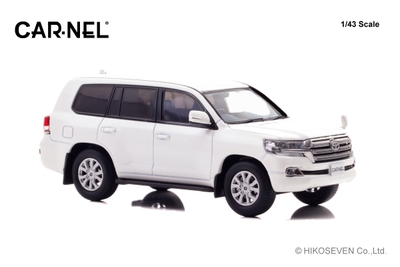 CARNEL 1/43 トヨタ ランドクルーザー AX G selection (URJ202) 2015 White Pearl Crystal Shine:右前